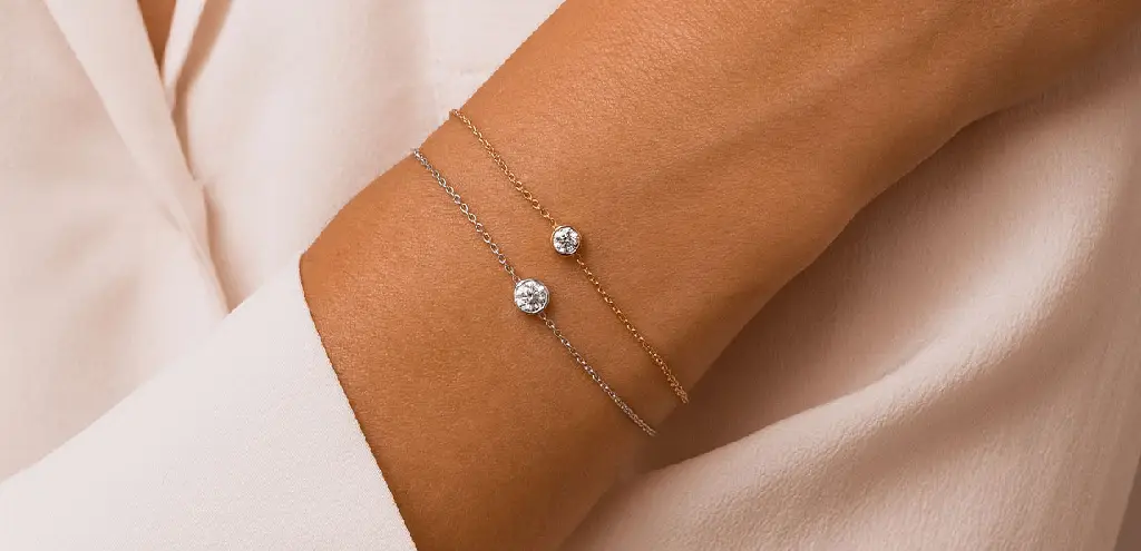 Bracelet chaîne fine orné d’un diamant